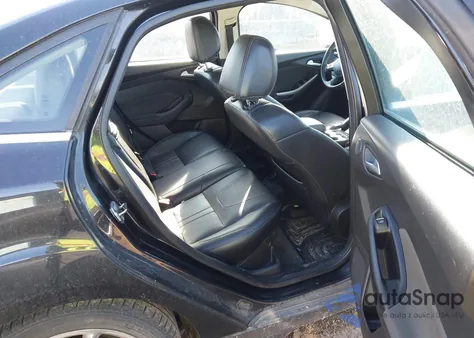 2012 Ford Focus Sel z USA, uszkodzony, nr VIN 1FAHP3H23CL391353